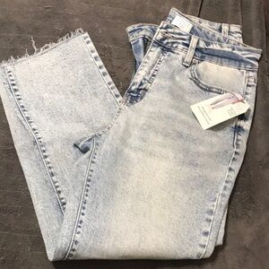 Time and Tru Light Wash Cropped Jeans